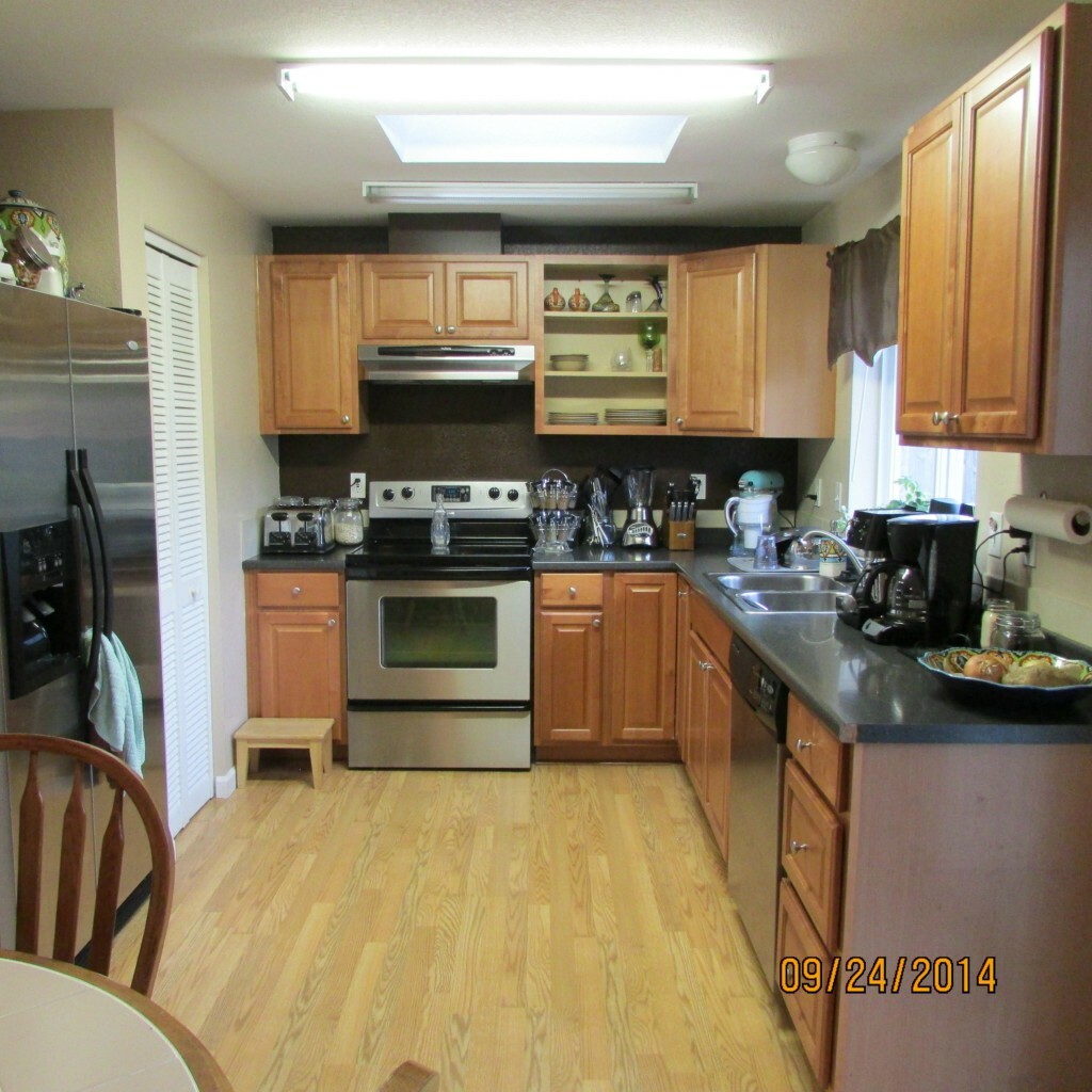 Property Photo:  1412 S 27 St  WA 98274 