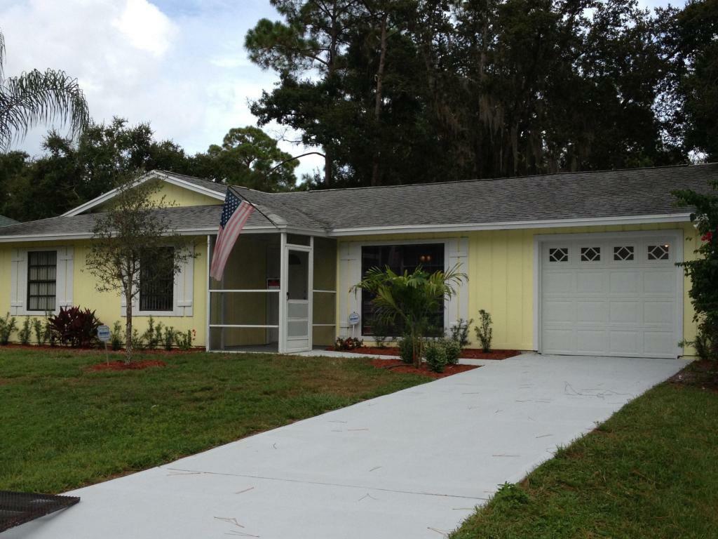 Property Photo:  2379 SW Vardon Street  FL 34953 