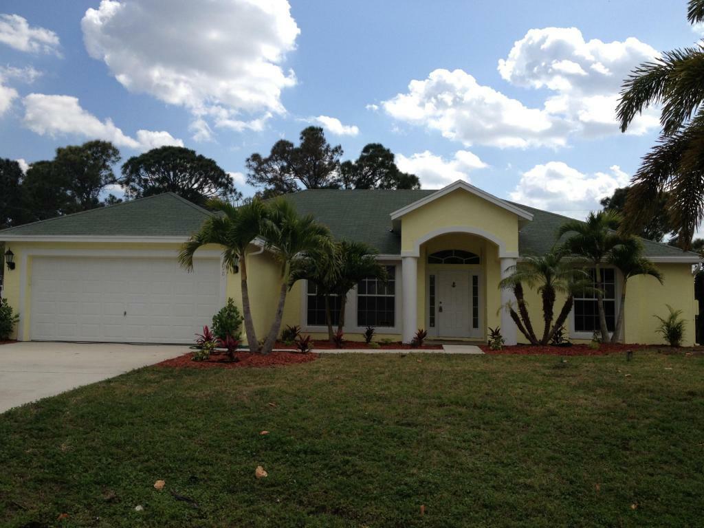 Property Photo:  198 SW Fairview Avenue  FL 34983 