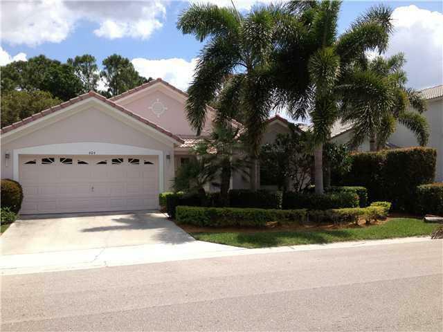 Property Photo:  404 Woodview Circle  FL 33418 