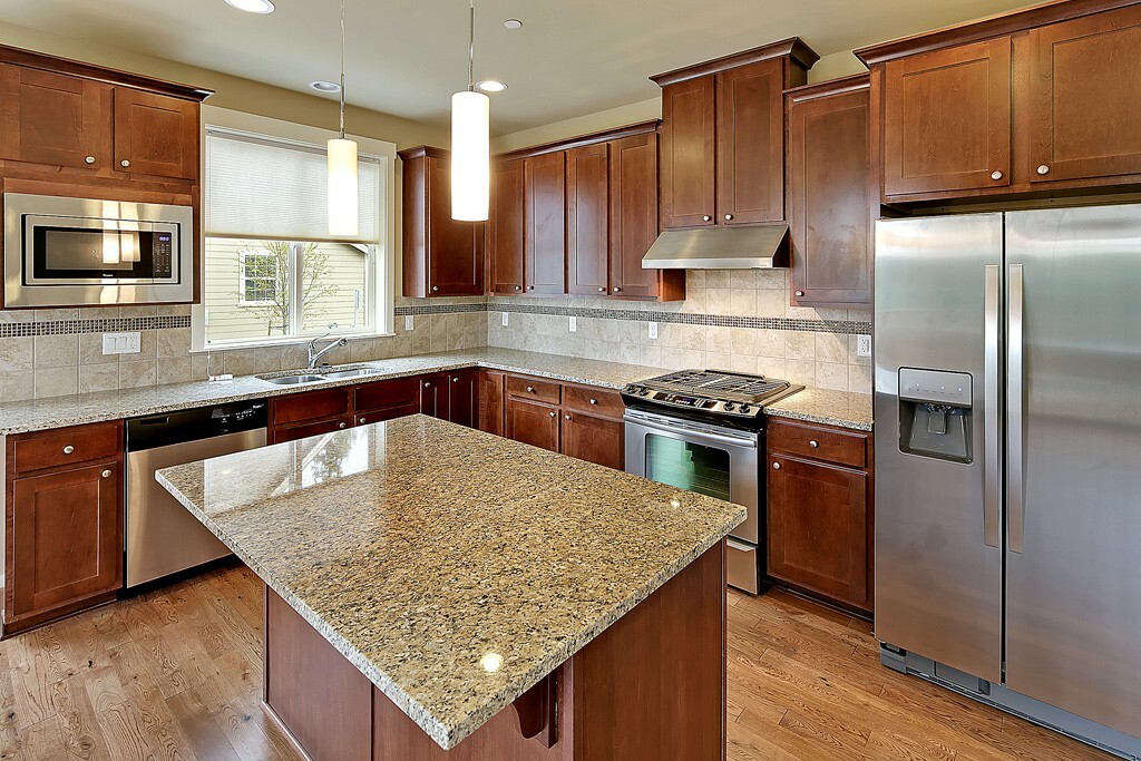 Property Photo:  11304 178th Place NE  WA 98052 