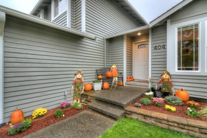 Property Photo: 404 Schmid St WA 98022