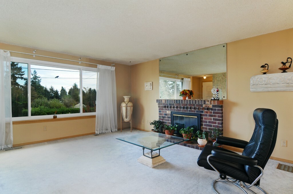 Property Photo:  13315 3rd Ave NE  WA 98125 