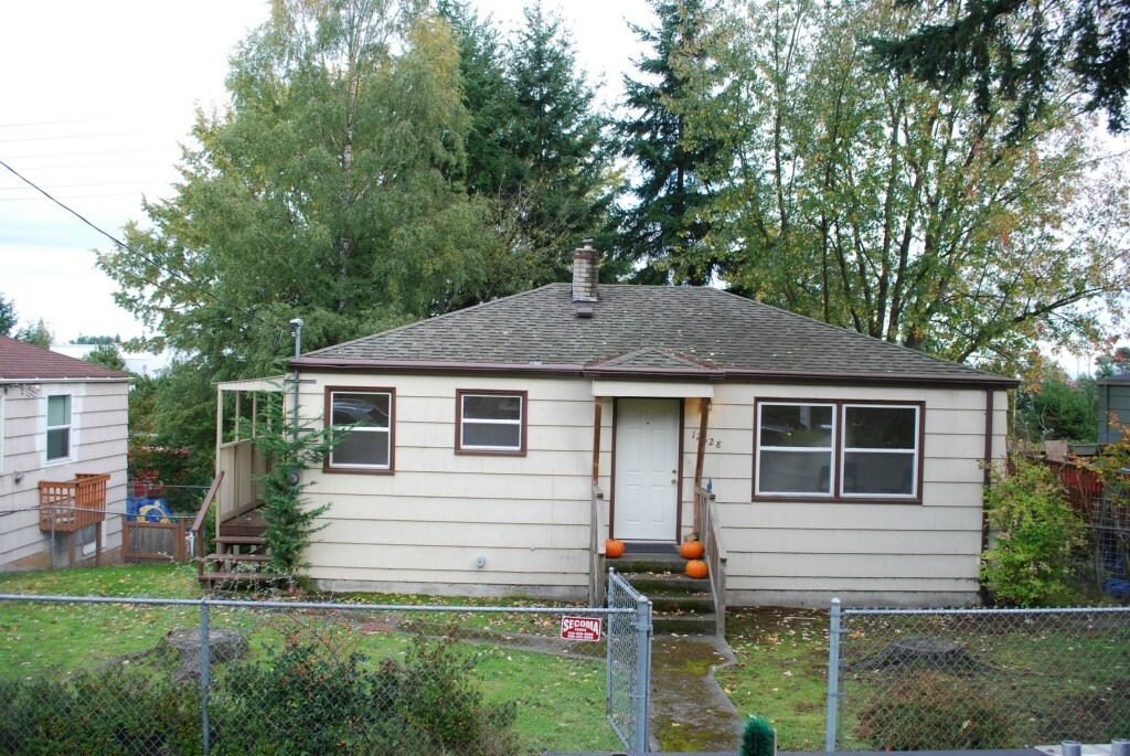 Property Photo: 12528 North Park Ave N WA 98133