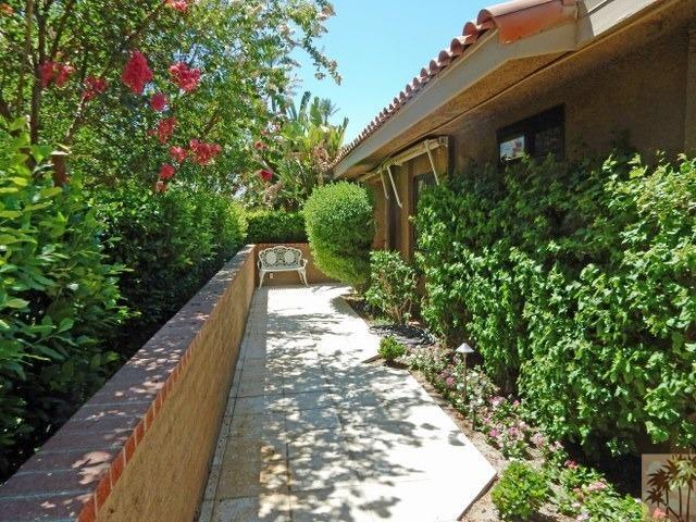 Property Photo: 49 La Ronda Drive CA 92270