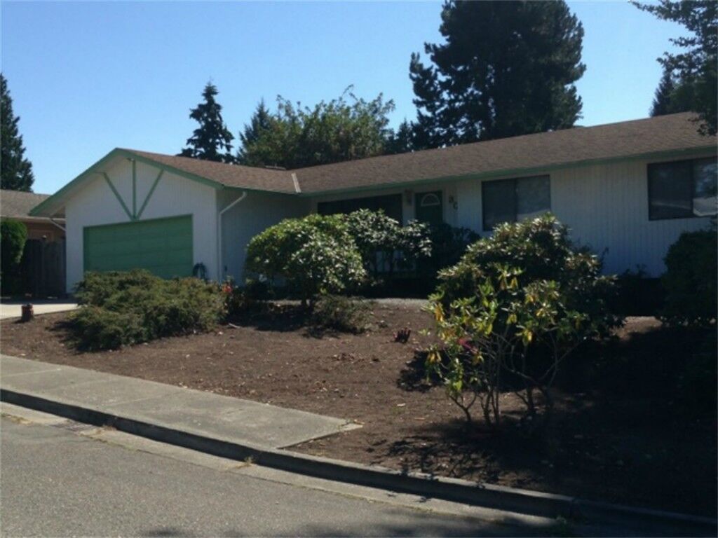 Property Photo:  304 91st Place SE  WA 98208 