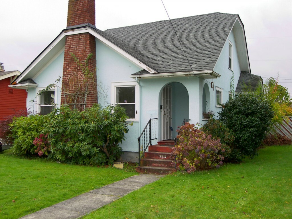 Property Photo:  2717 Walnut St  WA 98225 