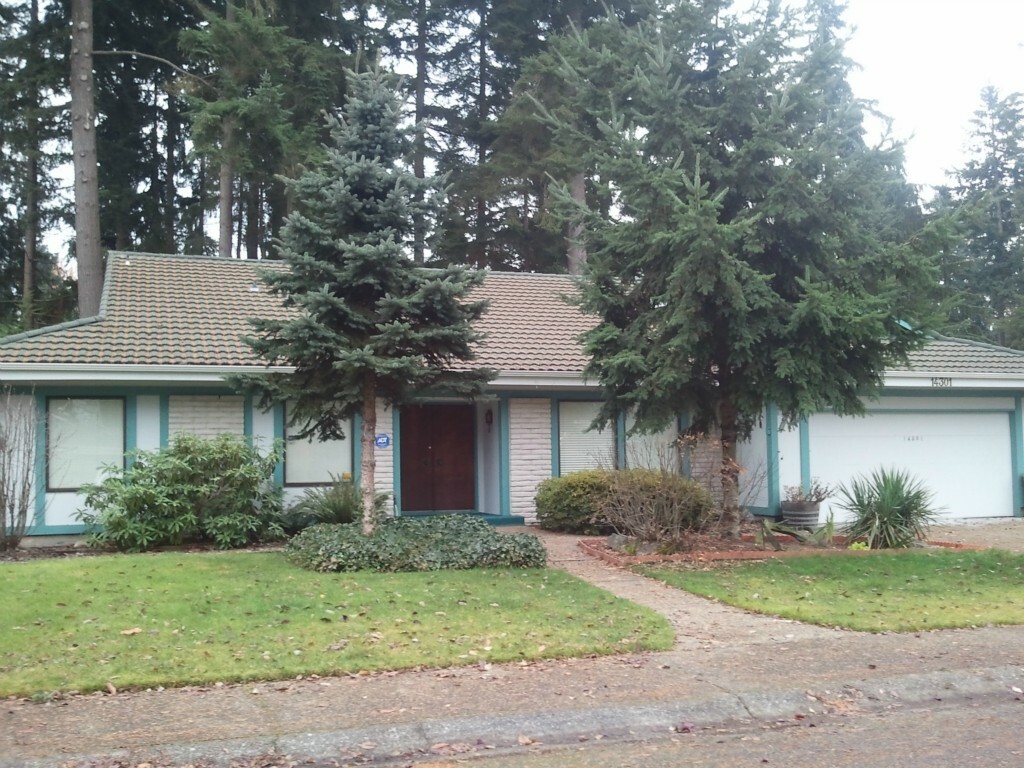 Property Photo:  14301 SE 170th St  WA 98058 