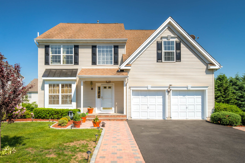 Property Photo: 4 Wilmington Dr NJ 07110