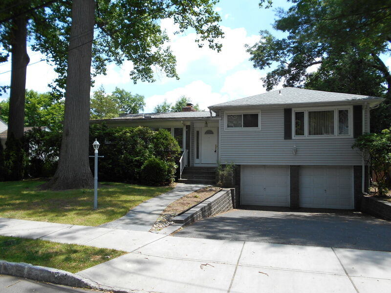 Property Photo: 4 Undercliff Ter NJ 07052