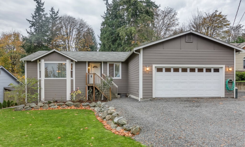 Property Photo:  1412 Graham Dr  WA 98282 