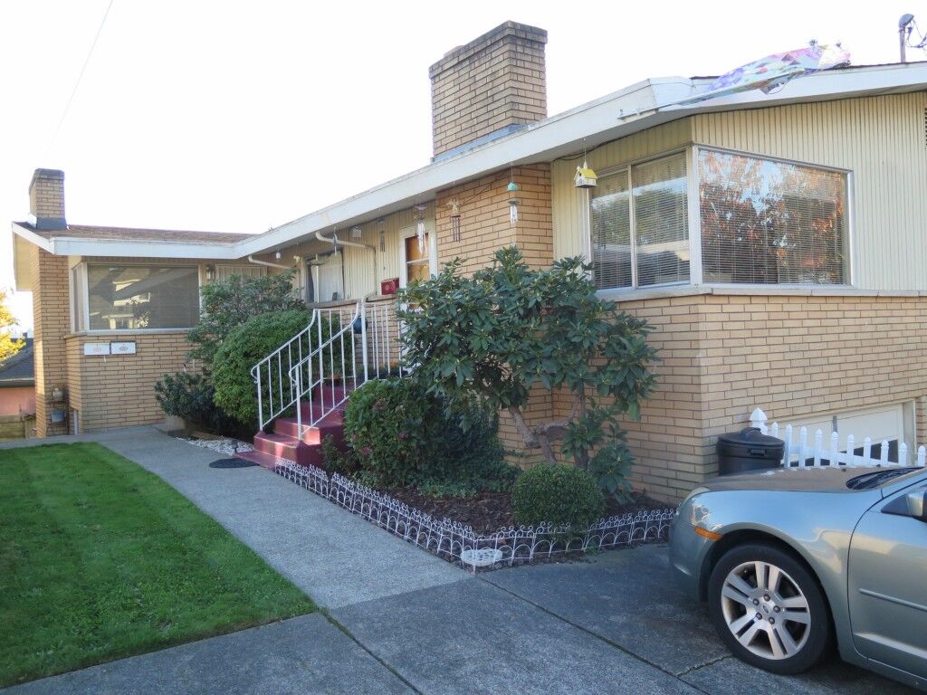 Property Photo:  2435 NW 64th St  WA 98107 