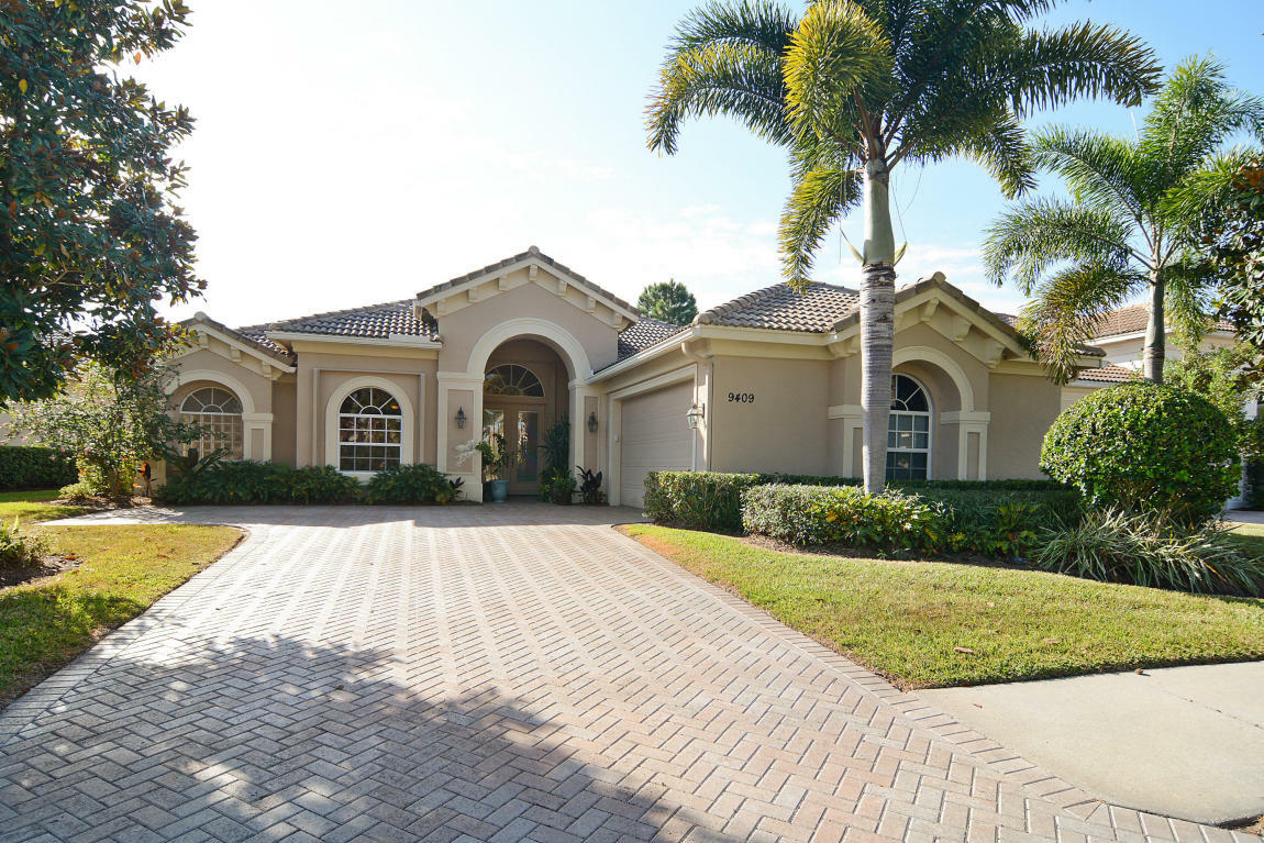 Property Photo:  9409 Briarcliff Trace  FL 34986 