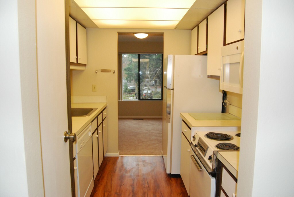 Property Photo:  9905 NE 124th St Unit 706  WA 98034 