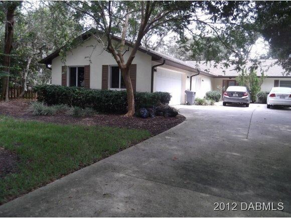 Property Photo: 686 Tumblebrook Drive FL 32127
