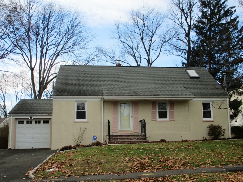 Property Photo:  6 Ramapo Rd  NJ 07016 