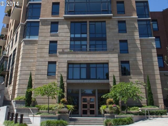 Property Photo:  2351 NW Westover Rd 312  OR 97210 