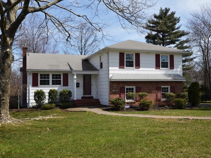 Property Photo:  11 Fieldcrest Dr  NJ 07076 