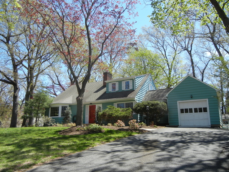 Property Photo:  1 Aberdeen Rd  NJ 07928 