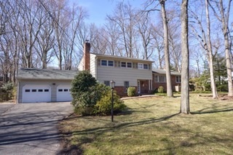 Property Photo:  7 Chiplou Ln  NJ 07076 