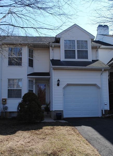 Property Photo:  71 Arapaho Trl  NJ 08876 