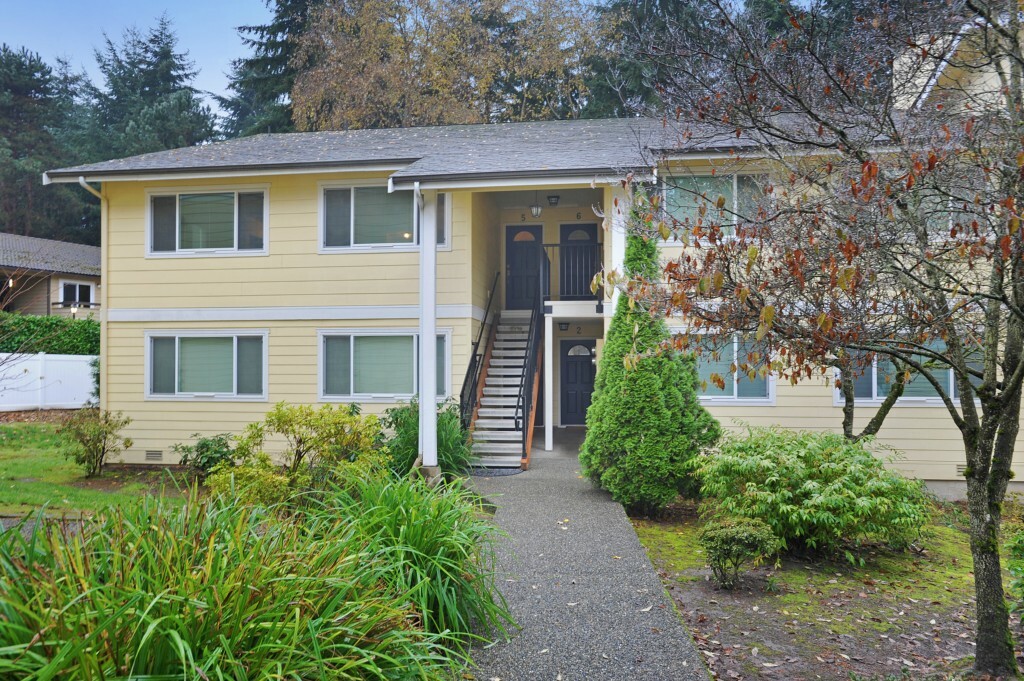 Property Photo:  14601 NE 50th Place E5  WA 98007 