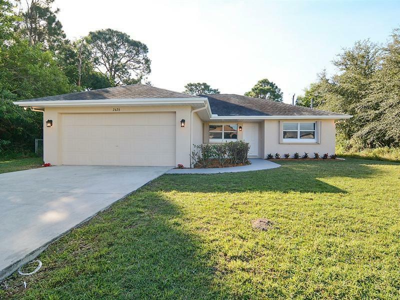 Property Photo:  2426 SE Renick Avenue  FL 34952 