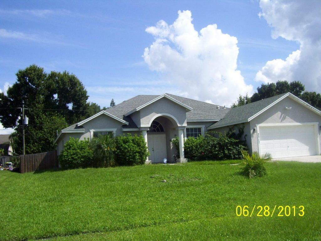 Property Photo:  2317 SW Fern Circle  FL 34953 