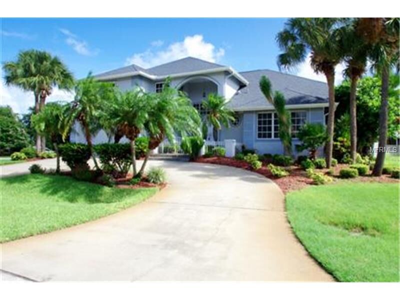 Property Photo: 639 Ponce De Leon Drive FL 33715