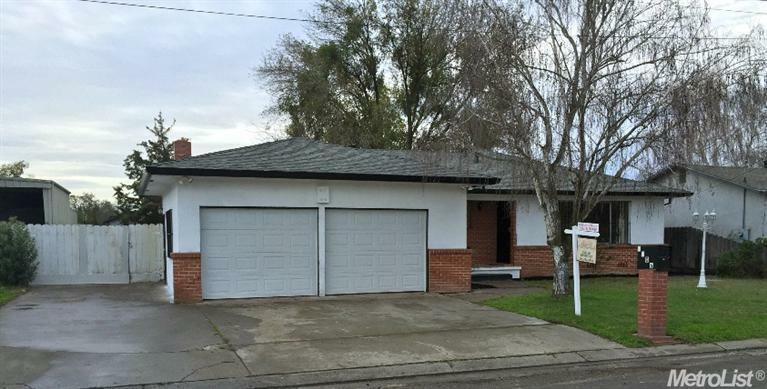 Property Photo:  3906 East 4th Street  CA 95215 