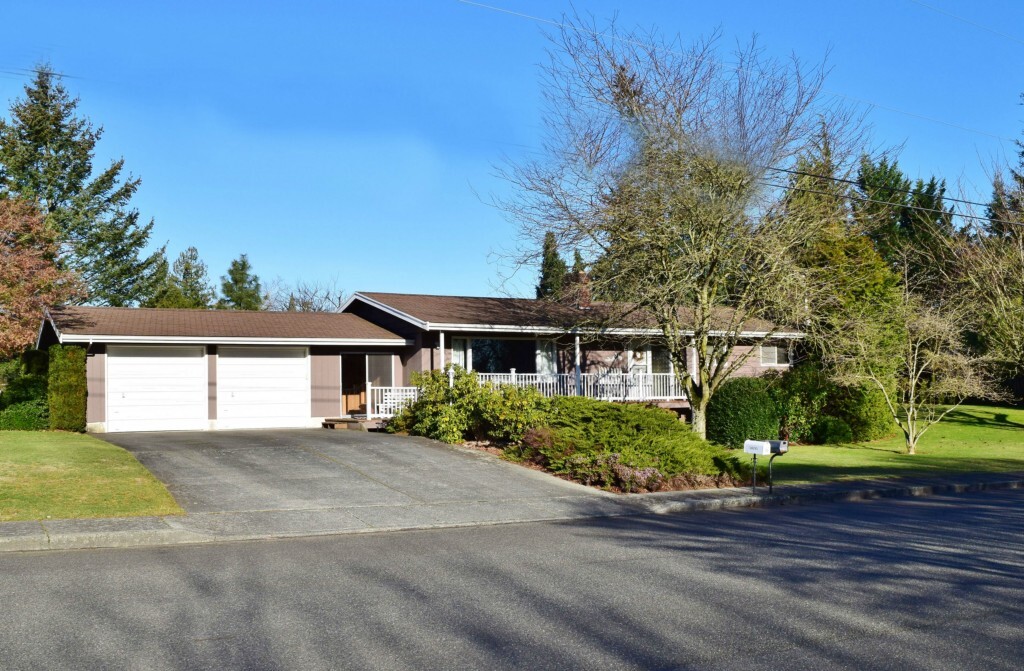 Property Photo: 330 S Park St WA 98264