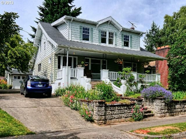 Property Photo: 3927 SE Flavel St OR 97202