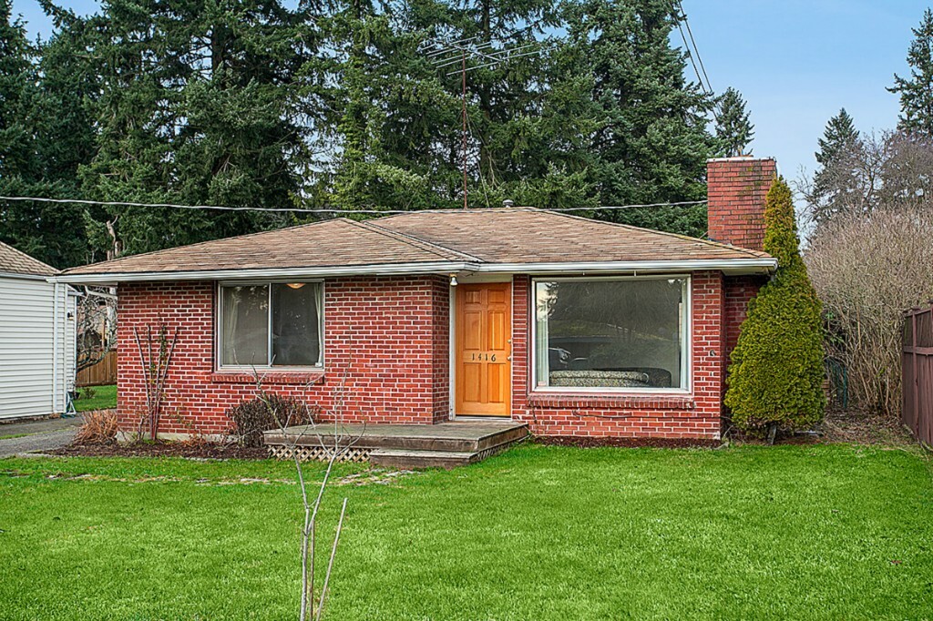 Property Photo:  1416 N 137th St  WA 98133 