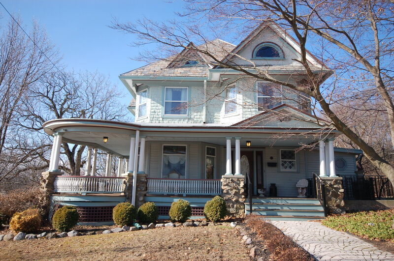 Property Photo:  15 Fairview Ave  NJ 08829 