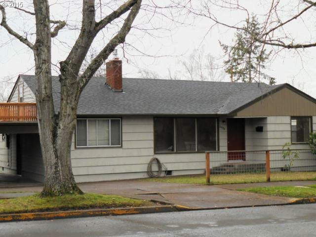 Property Photo: 2894 Harris St OR 97405