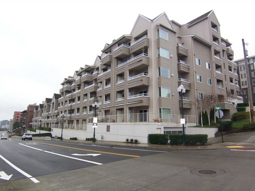 Property Photo:  1 Broadway S 113  WA 98402 