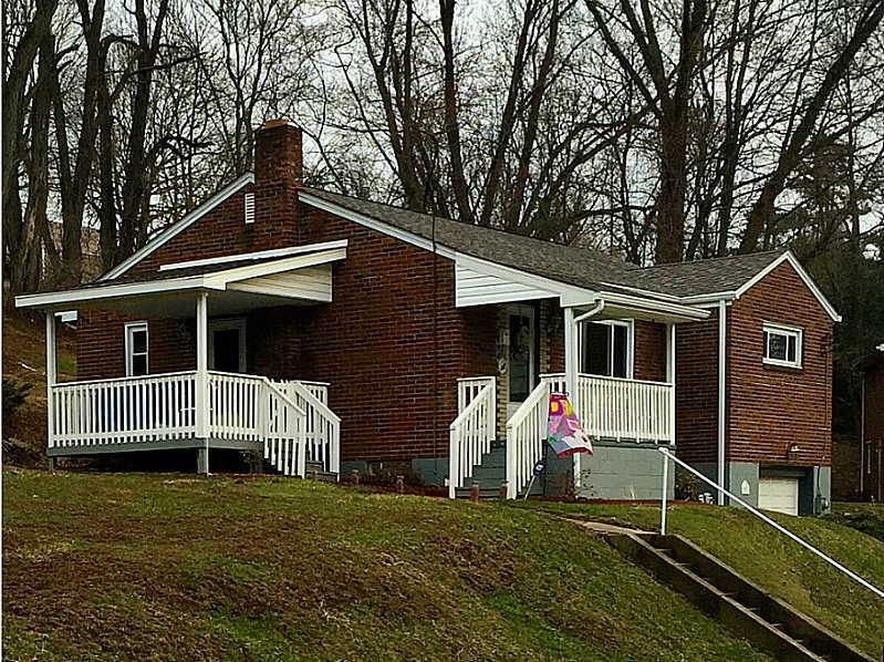 Property Photo: 752 Josephine Street PA 15035