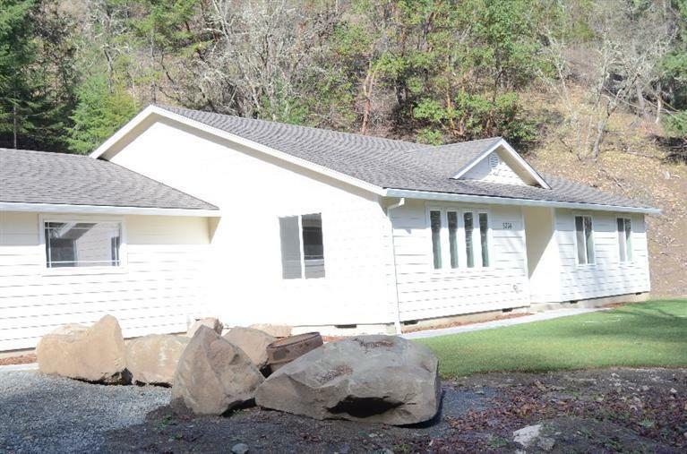 Property Photo: 5334 Griffin Creek Road OR 97501