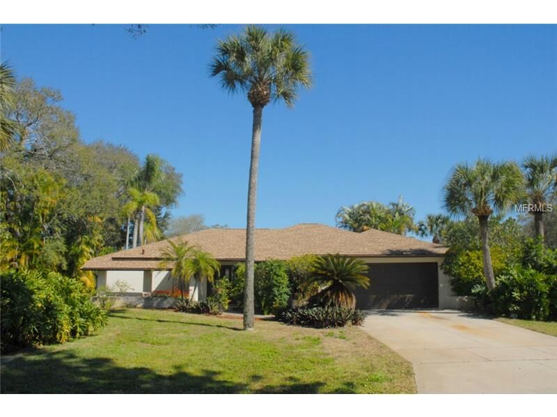Property Photo: 615 Poinsettia Drive FL 34285