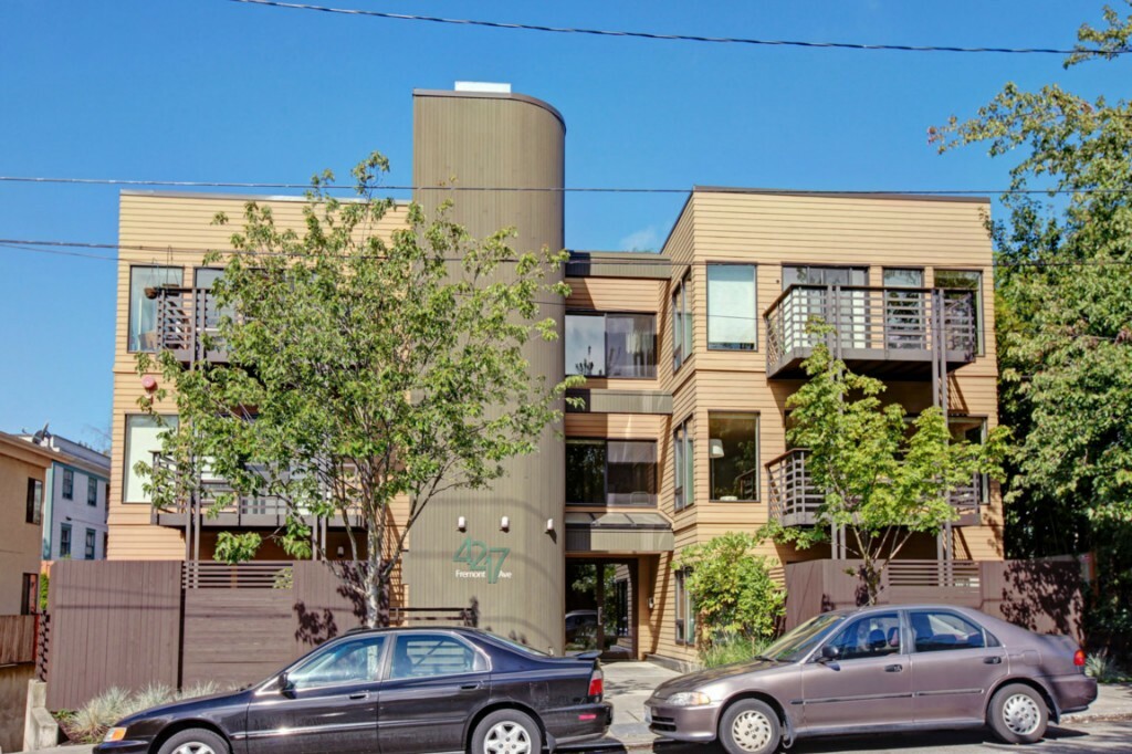 Property Photo: 4217 Fremont Ave N 5 WA 98103