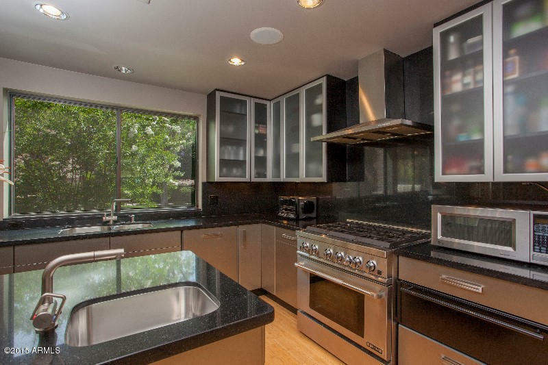 Property Photo: 5806 N 46th Place AZ 85018