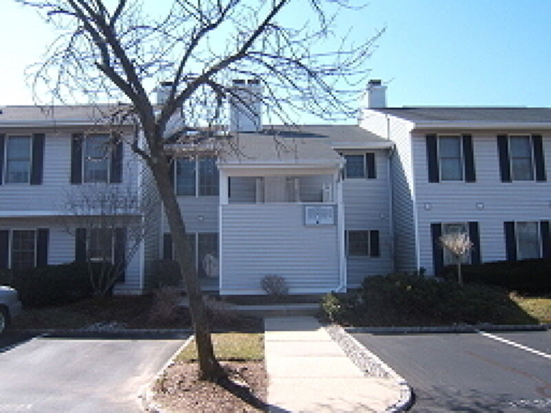 Property Photo: 242 Nuthatch Ct NJ 08887