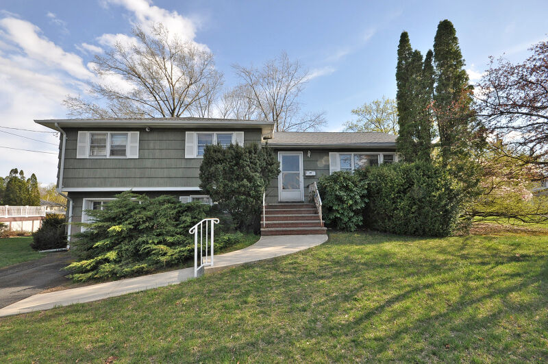 Property Photo: 11 Lincoln Pl NJ 07470