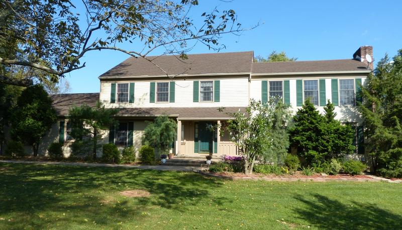 Property Photo:  5 Chamberlain Rd  NJ 08822 