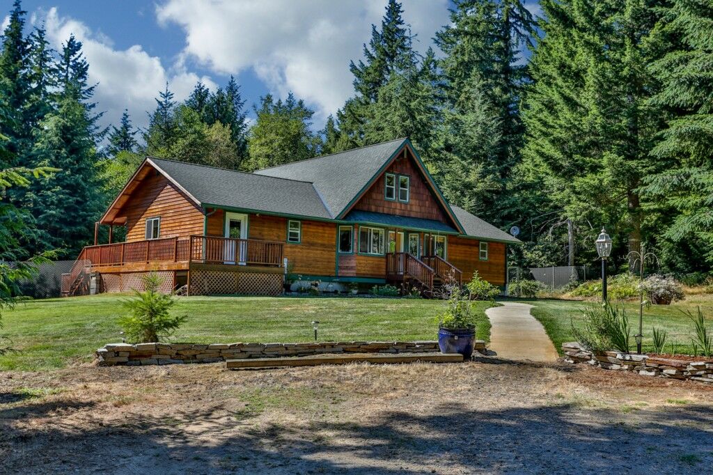 Property Photo:  3637 SE Engledow Lane  WA 98367 