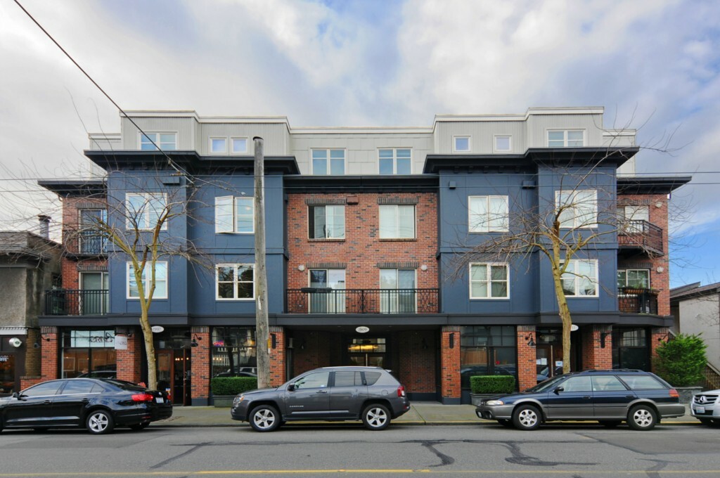Property Photo: 1909 10th Ave W 207 WA 98119
