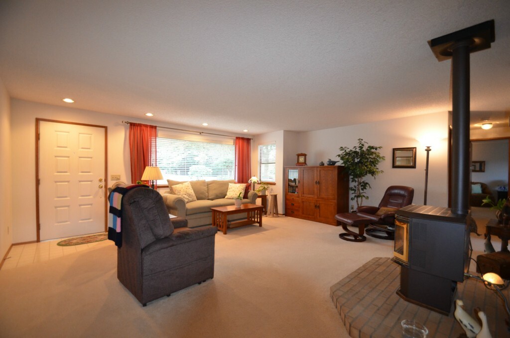 Property Photo:  289 Meadow Dr  WA 98282 