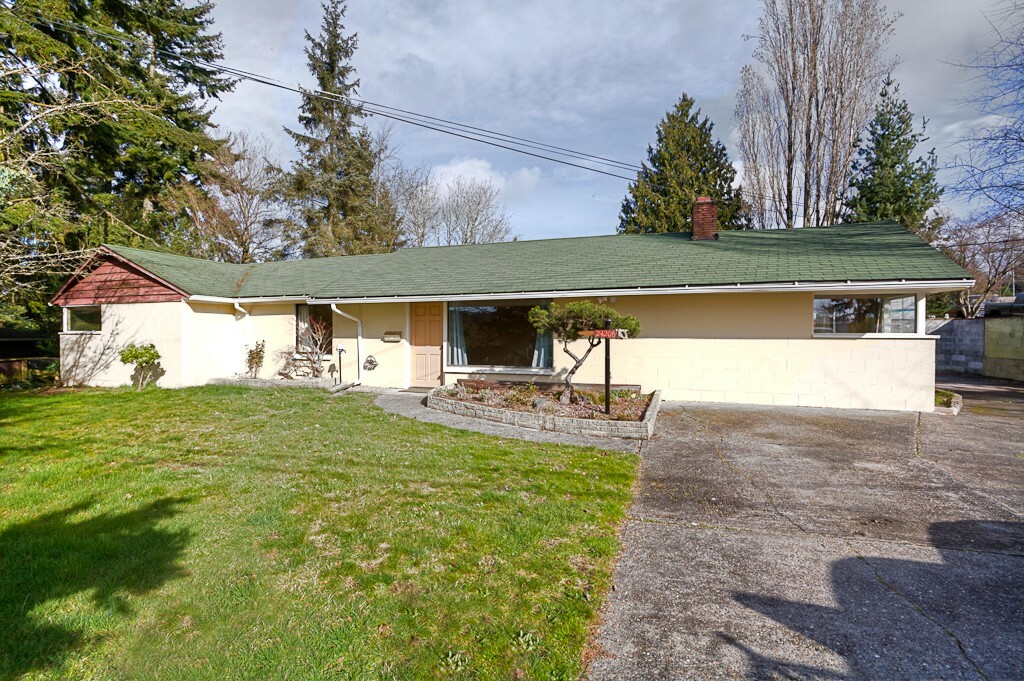 Property Photo:  24206 59th Ave W  WA 98043 