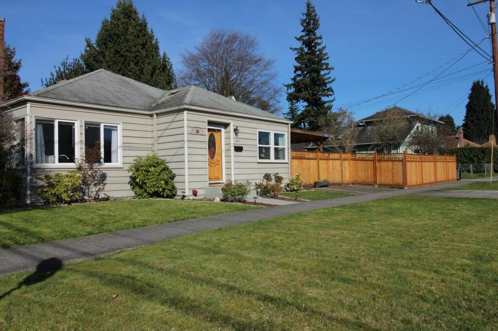 Property Photo: 803 E Rio Vista Ave WA 98233