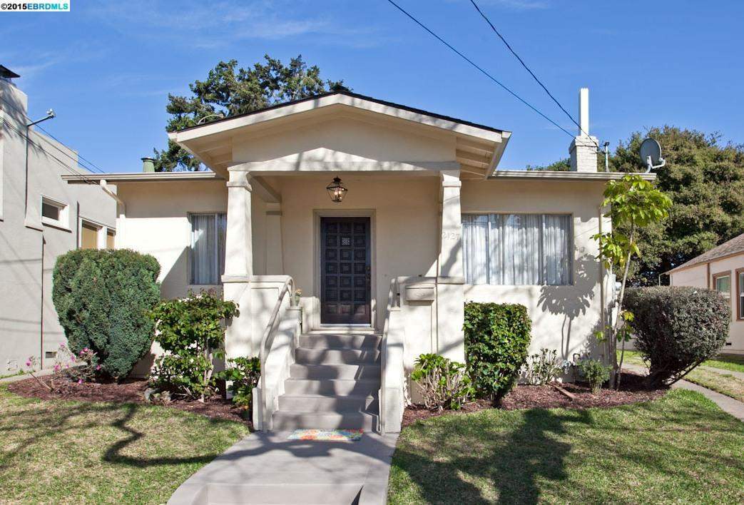 Property Photo:  2127 Sacramento St  CA 94702 